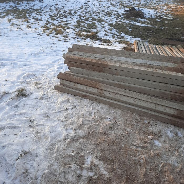 Spalieri din beton recuperați din defisari