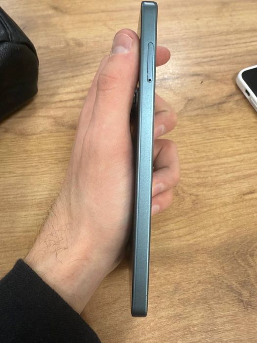 Продаю Xiaomi HyperOS