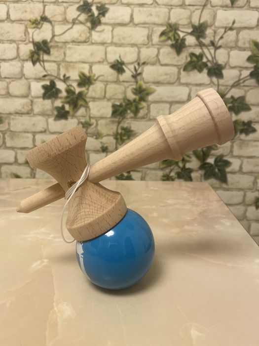 Kendama usa din lemn