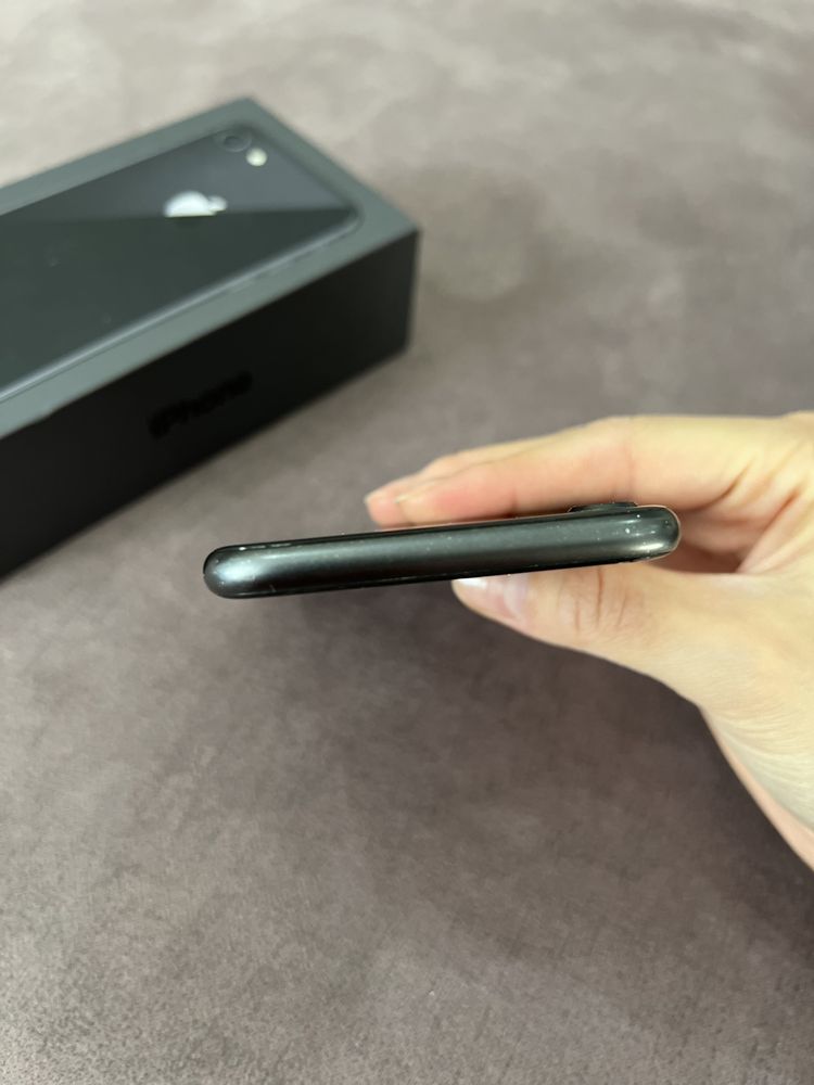 Срочно продается IPhone 8