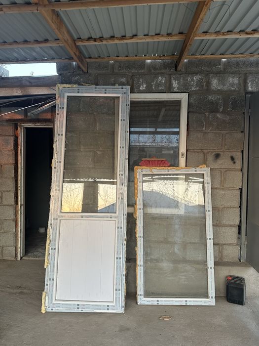 Продается пластиковый дверь, окно