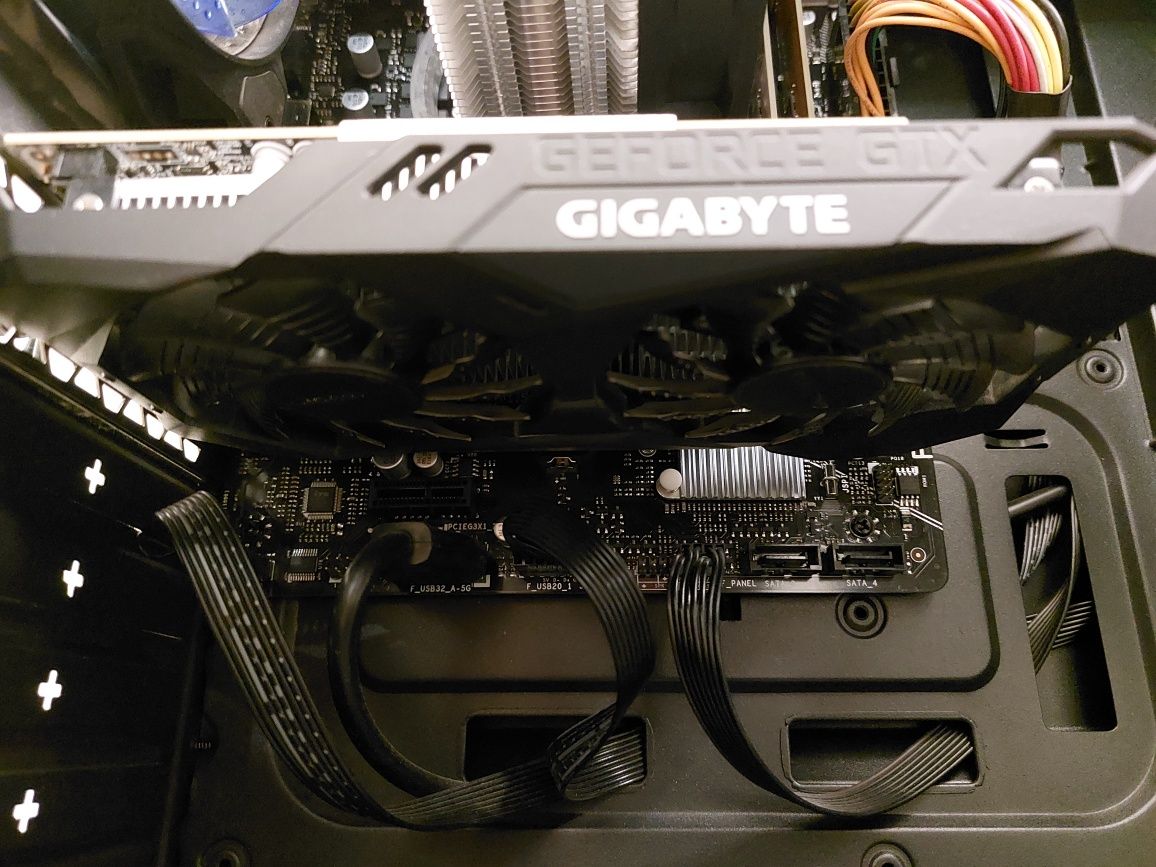 Видеокарта GTX 1650 GIGABYTE