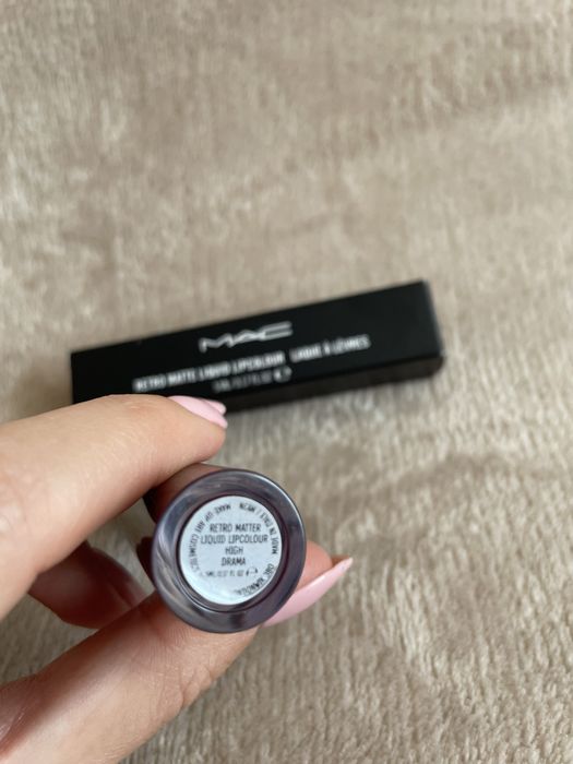 Ruj MAC Retro Matte Liquid lipcolour - High Drama