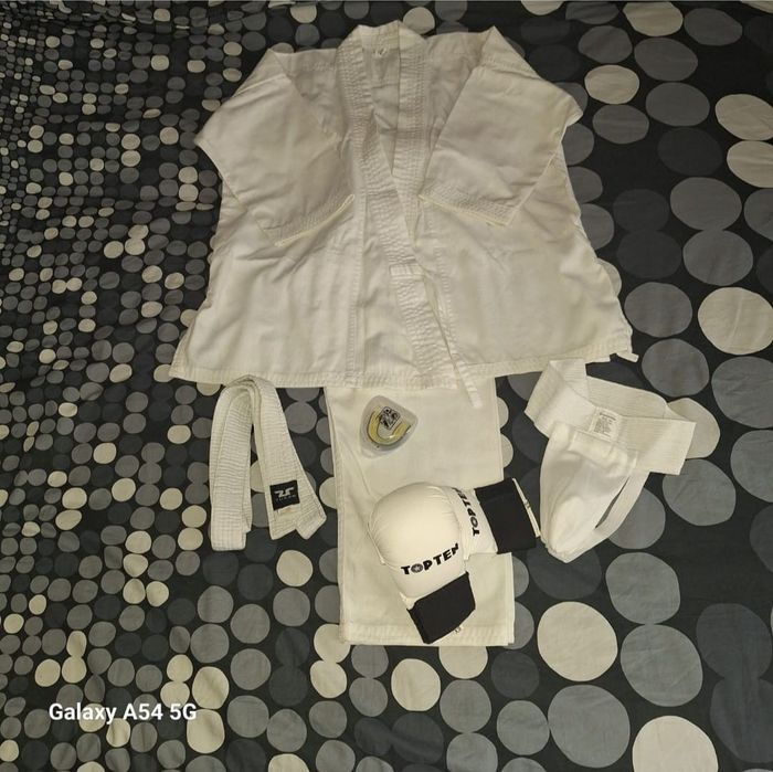 Продам кимоно для каратэ