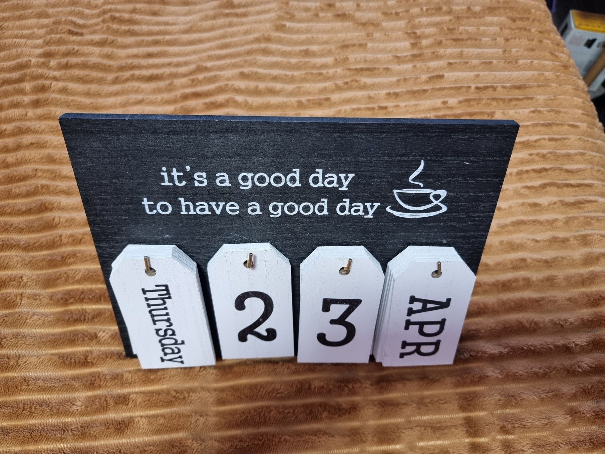 Calendar din lemn Meli Melo "It's a good day"