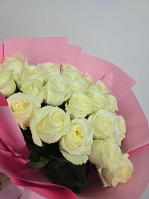 Цветы белые розы