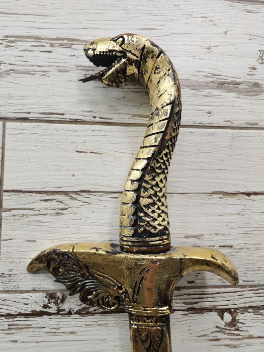 Приказен меч, солиден, с дървена дръжка с дървена кания