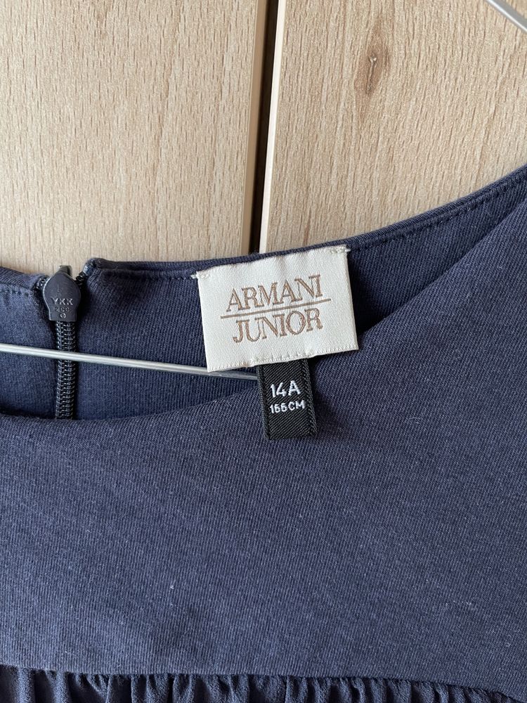 Нова рокля Armani Junior