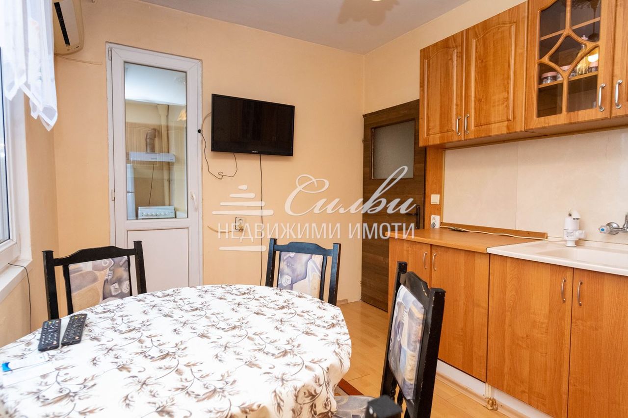 Продава се Двустаен апартамент в Шумен, Еверест - 62 кв.м за 1193 €/кв.м - Снимка #3
