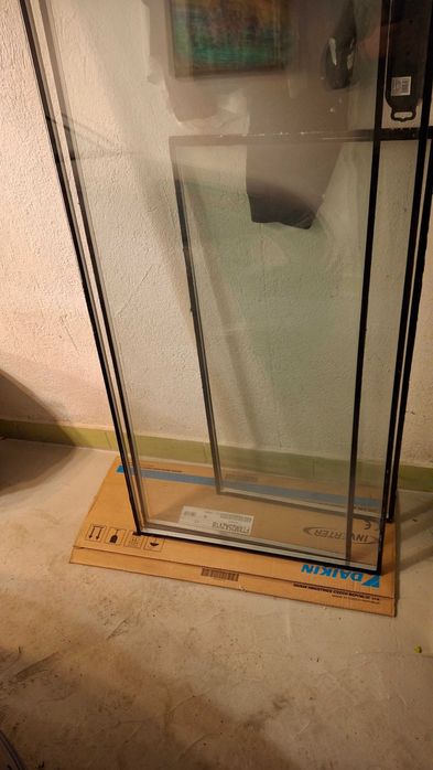 Продавам двойни стъклопакети 3 бр.