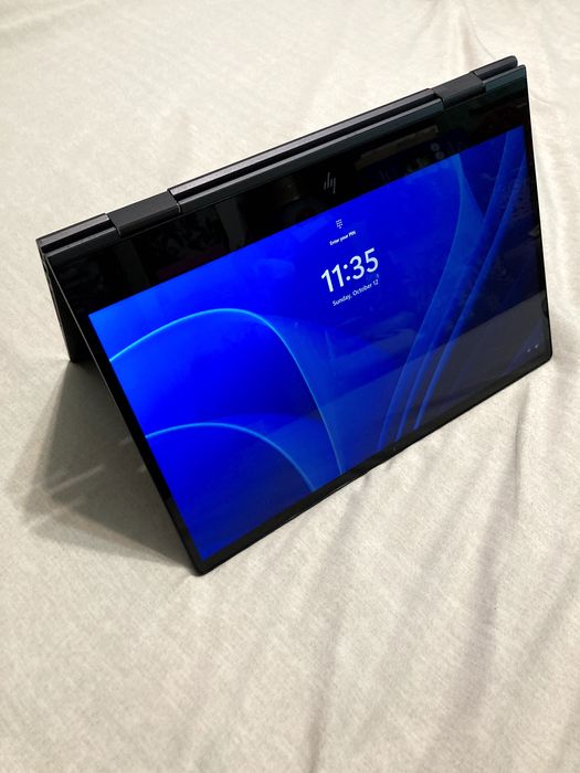 HP Envy x360 15.6" touchscreen, Ryzen 5 3500U, placa de baza noua