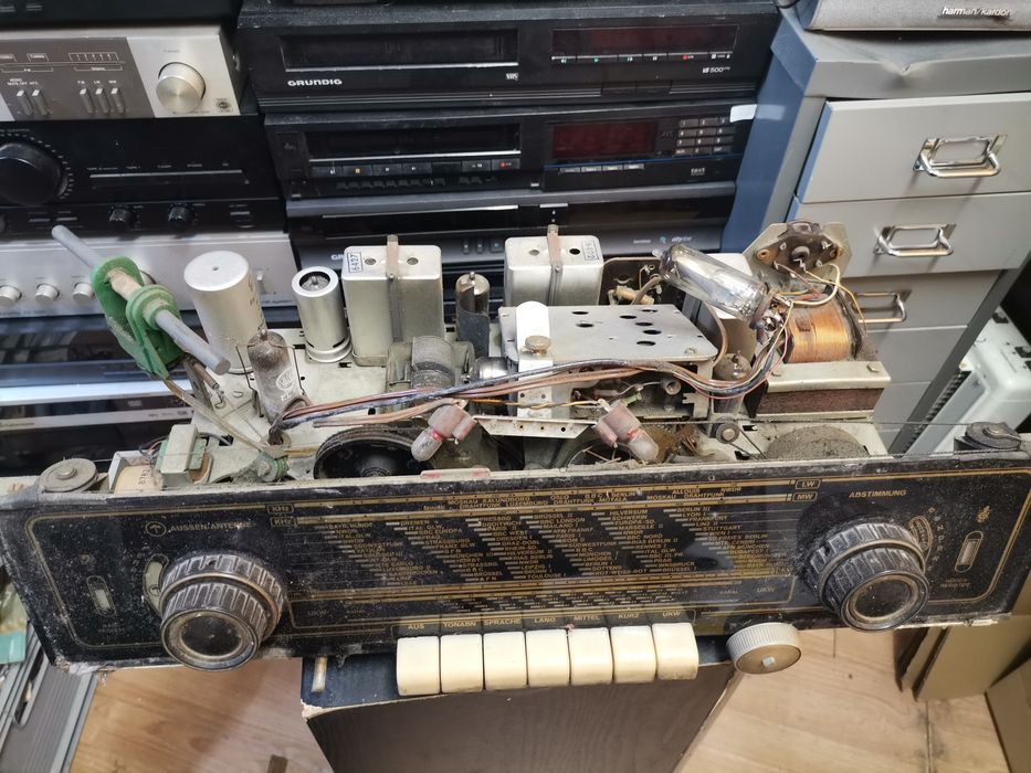 Radio sasiu pt piese sau restaurare