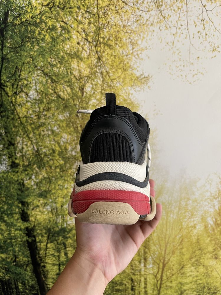 Balenciaga triple s