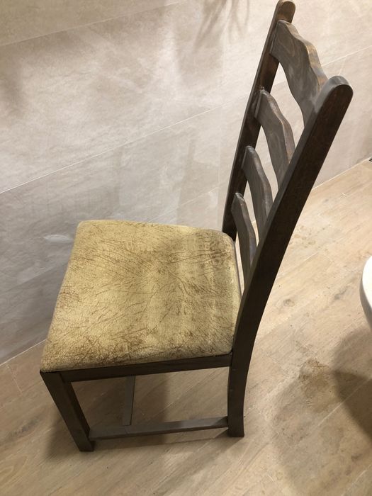 Комплект трапезни столове с маса