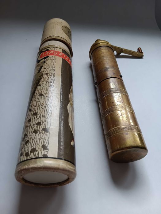 Rasnita de Cafea, veche de colectie, Albania, din Bronz, Nefolosita