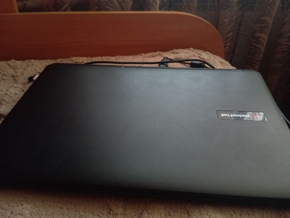 Продаю ноутбук Packard bell