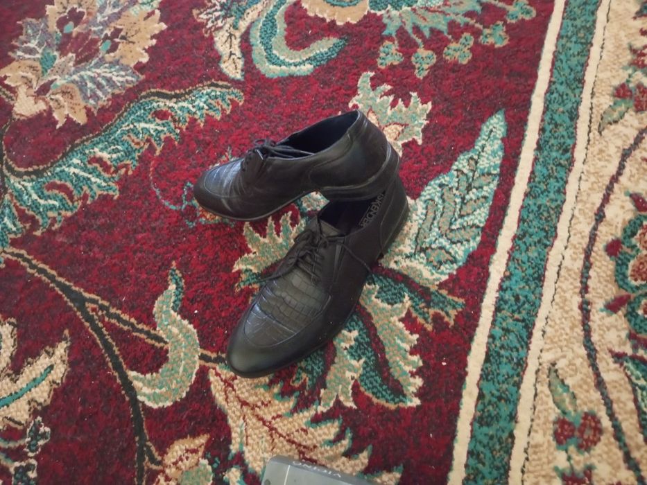 Добрый день, продаю кожаные туфли в хорошем состоянии не ношонве