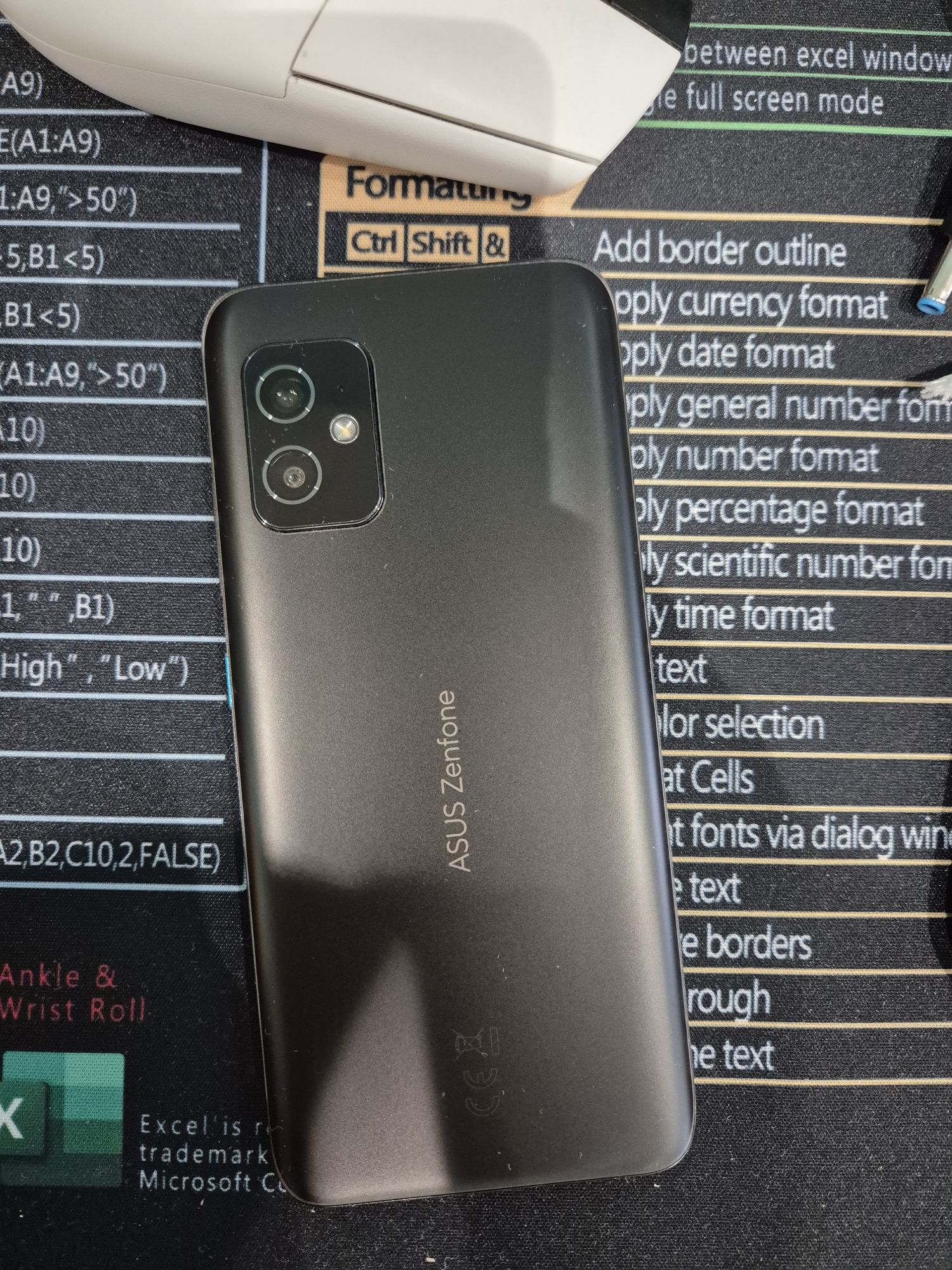 Продавам asus ZenFone 8 256gb