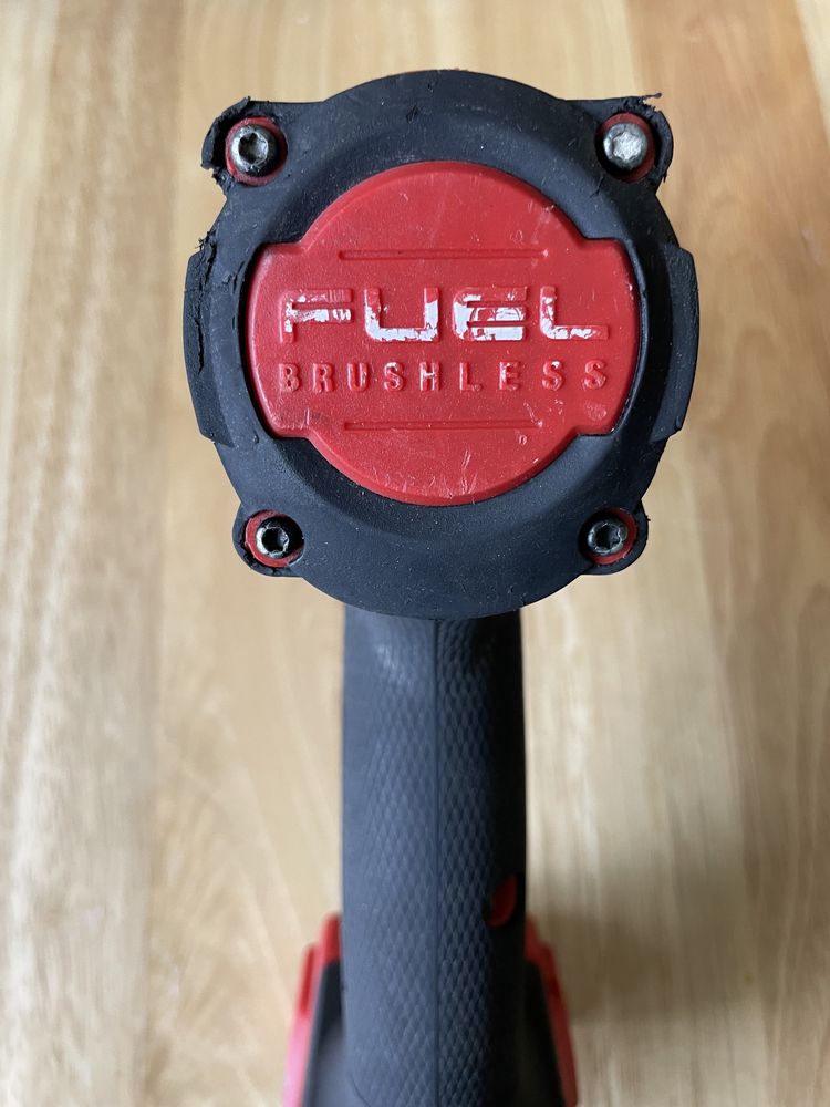 Безчетков винтоверт Milwaukee FUEL M18 FPD2