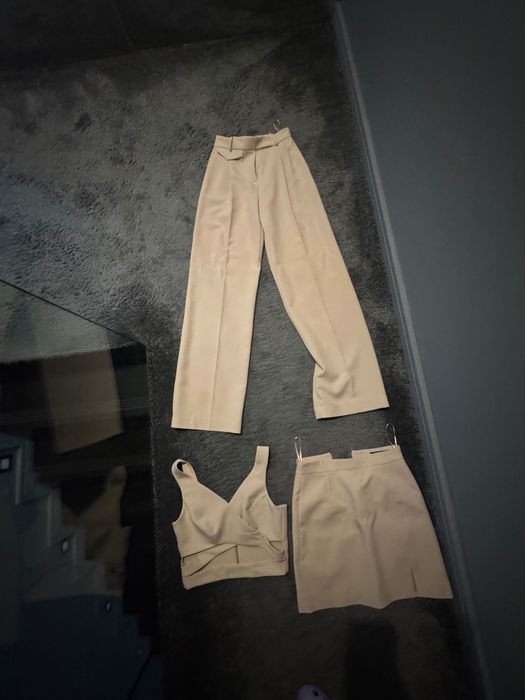 Бежов костюм от 3 части Cliche