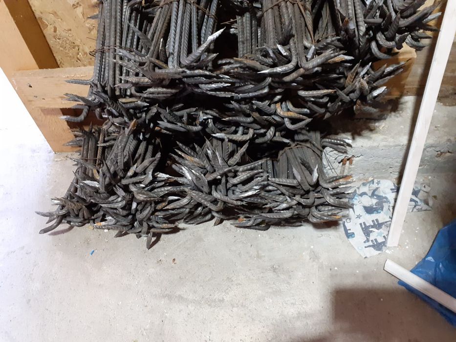 Scoabe din fier striat