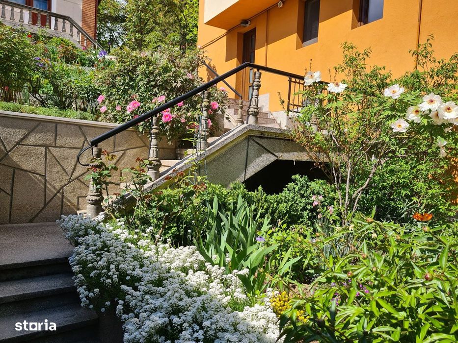 Apartament 3 camere in vila , Centru, mobilat, finisaje moderne!