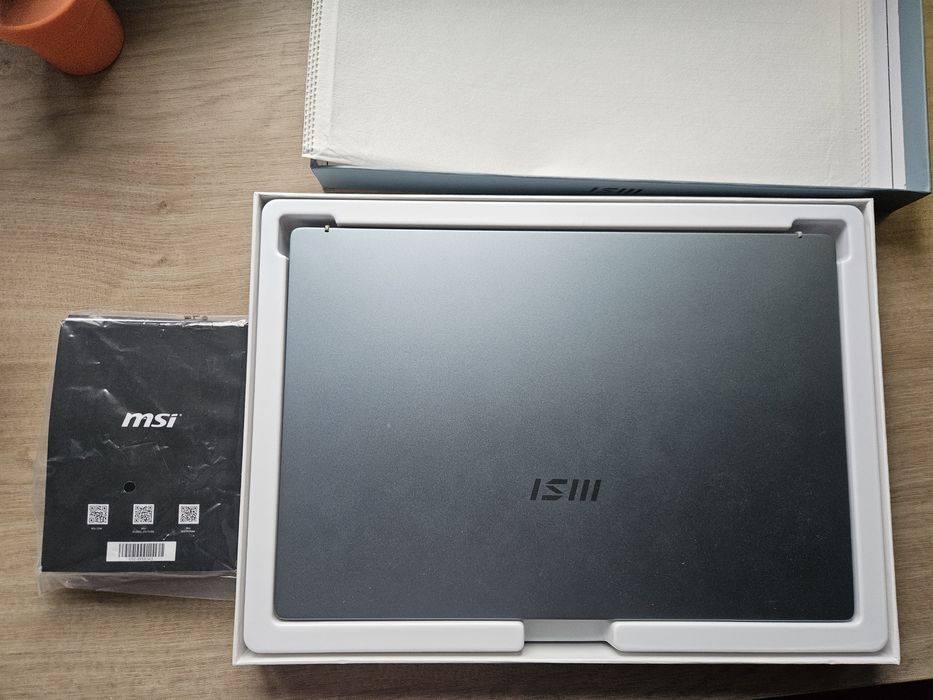 Лаптоп Msi Modern 14