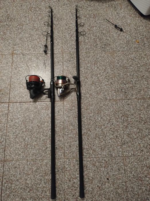 De vânzare echipament pescuit lansete+mulinete