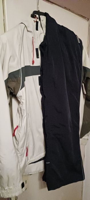 Зимен панталон и яке , стават за сноуборд , ски или разходки