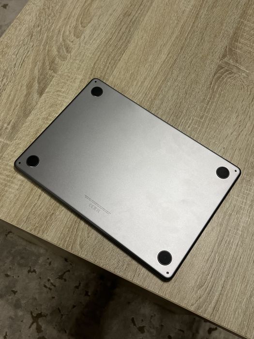 Macbook Air M2 13 inch