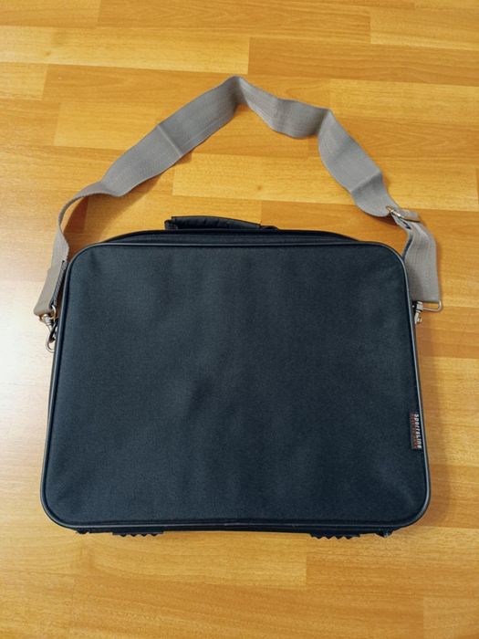 Geantă laptop nouă
