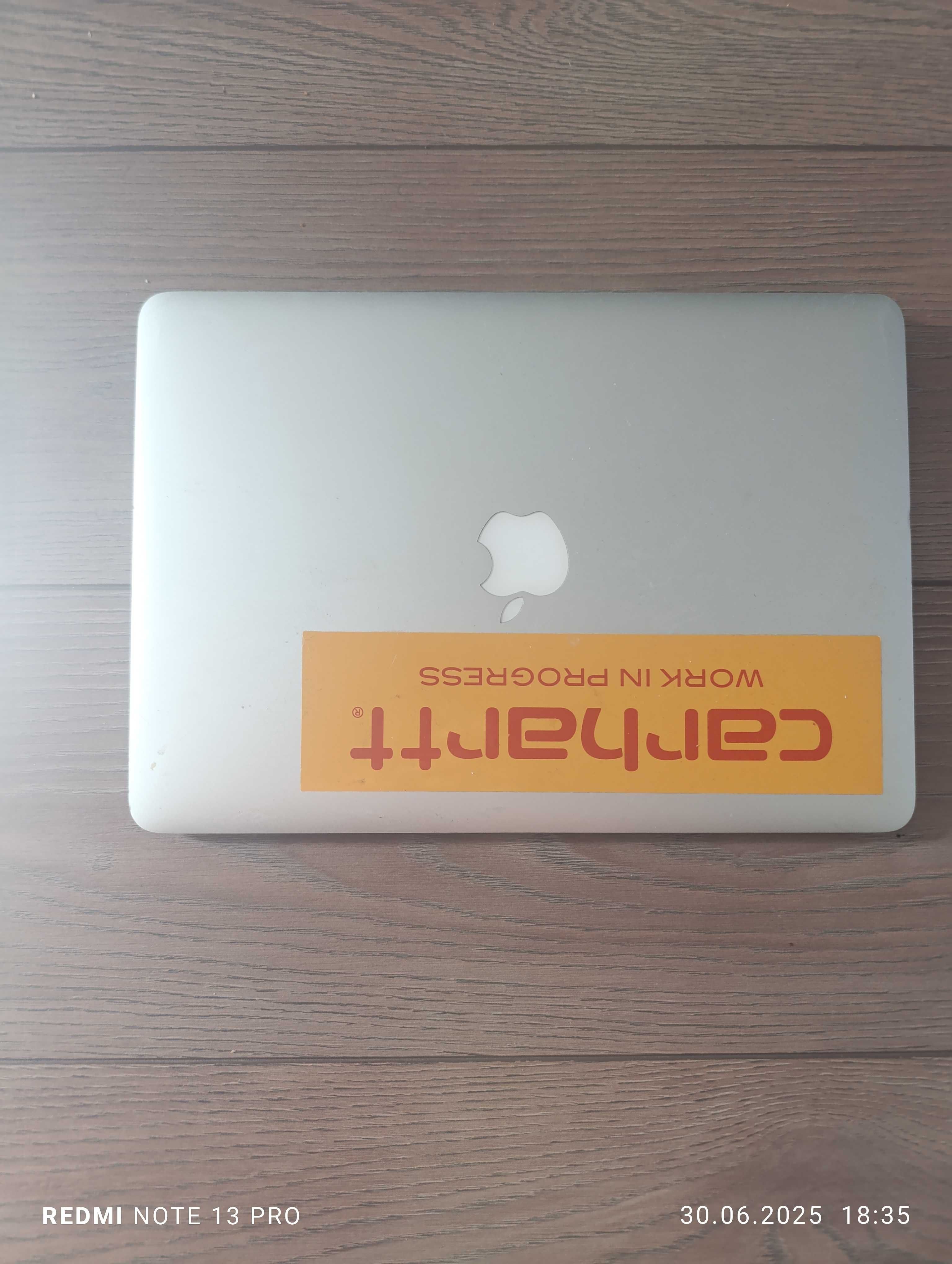 MacBook Air A1466 Pentru piese.