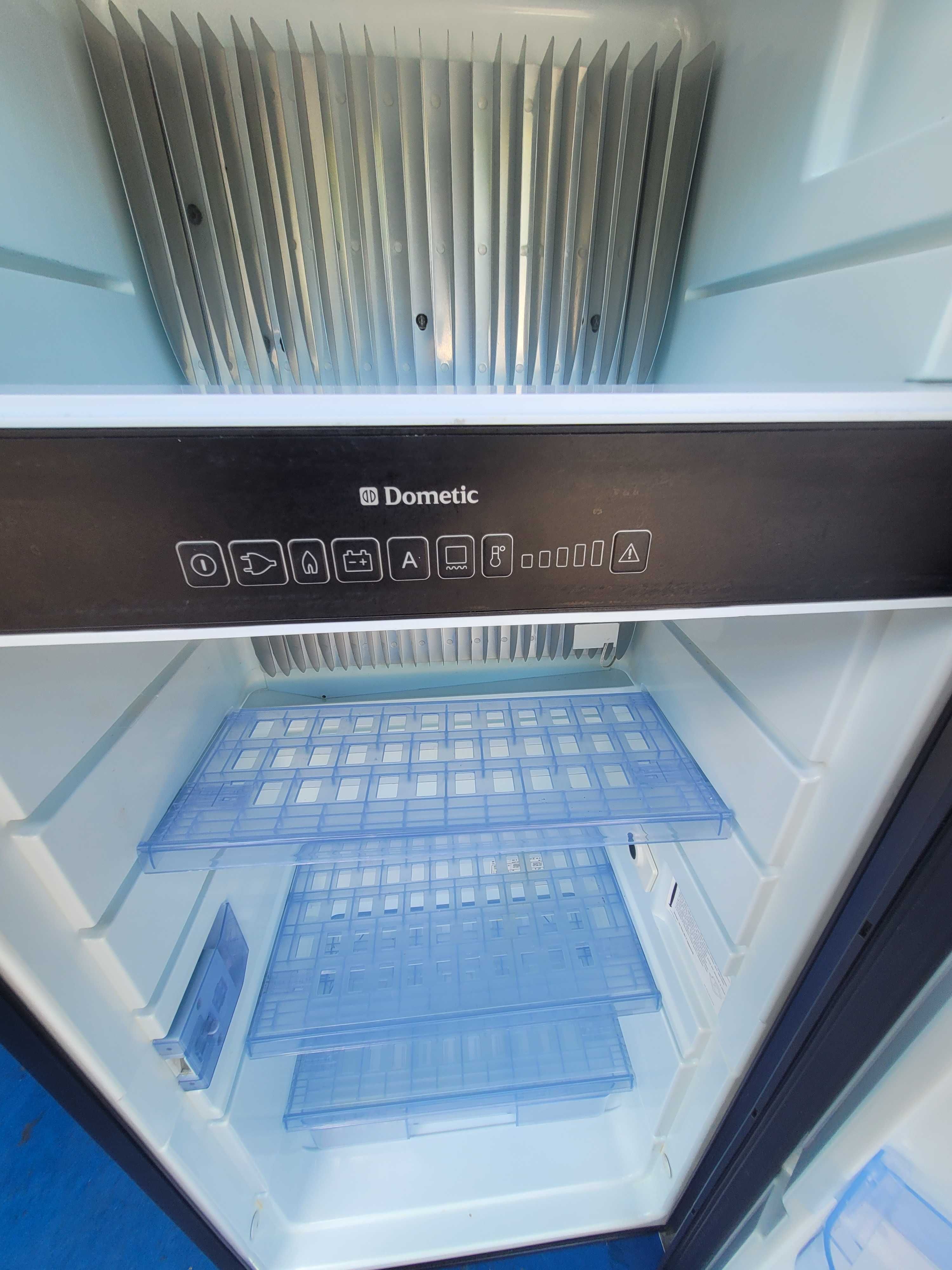 Frigider  Dometic RMD 8505  Absorbtie     12V  230V și Gaz