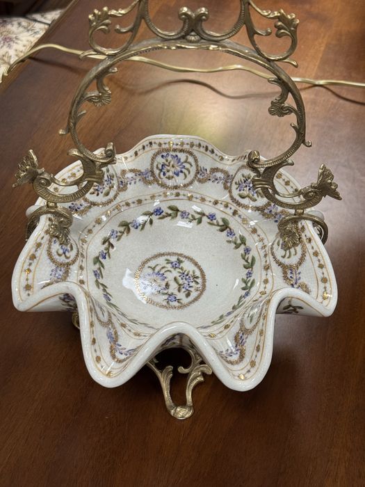 Cosulet din portelan cu elemente din bronz