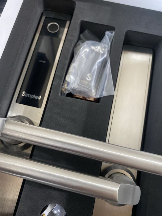 Încuietoare inteligentă tactilă Simpled Weatherproof Slim