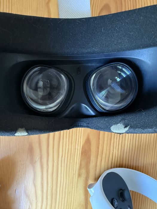 Oculus Quest 2 очила за виртуална реалност