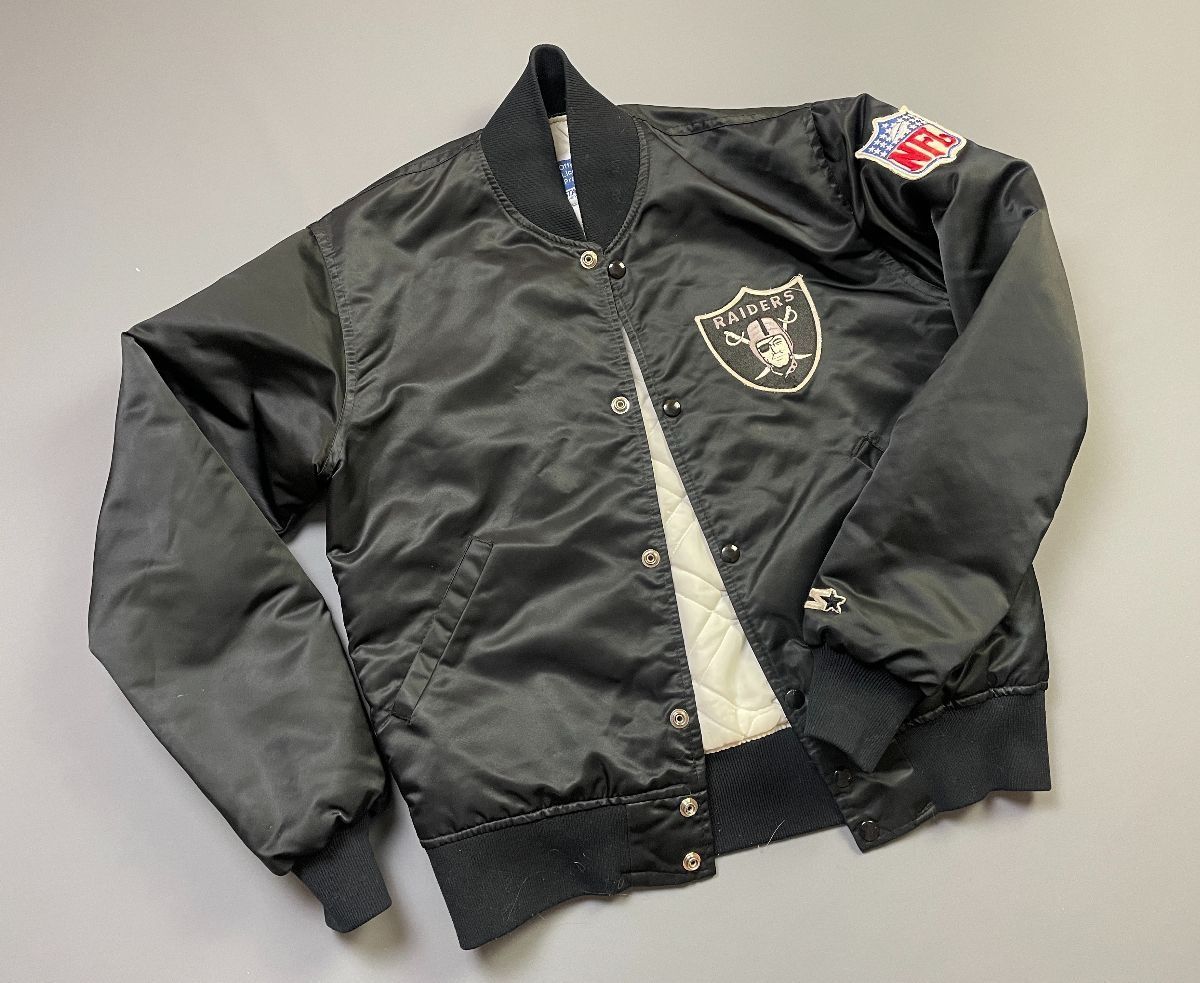 Jacheta Raiders - originală- model '80 - rar mărime XL