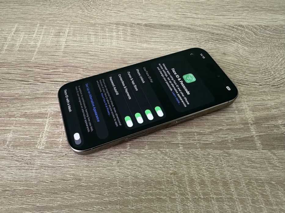  iPhone 16 Pro ••128GB•• //iOS 26.0.1// „Natural Titanium“ 