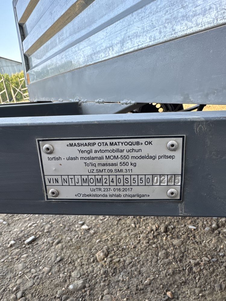 Yengil mashina un 1 oʻqli tirkama