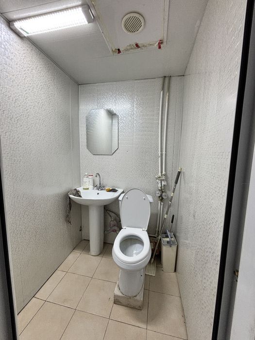 Продаётся коммерческое помещение в густонаселённом мкр. Алмагуль