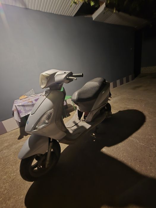Scuter piaggo fly 80cc 2t