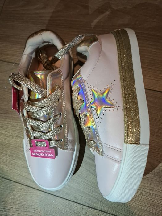 Дрехи и обувки за деца