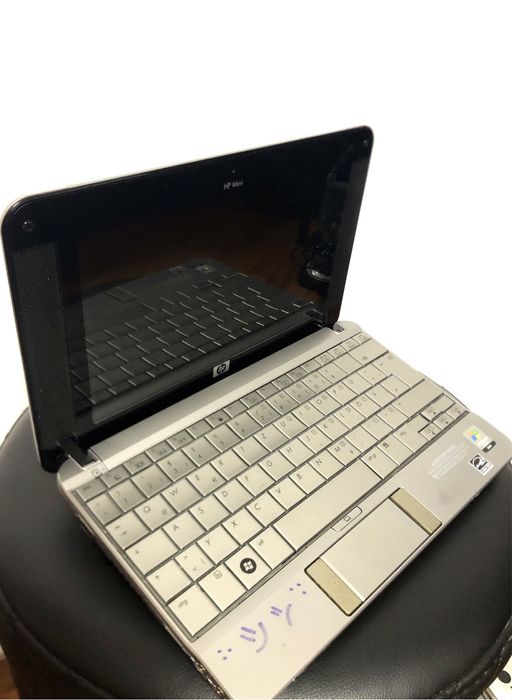 Vând laptop HP Mini 2133, stare bună și complet funcțional.