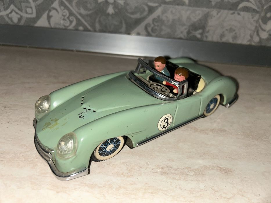 Masina metalica de colectie