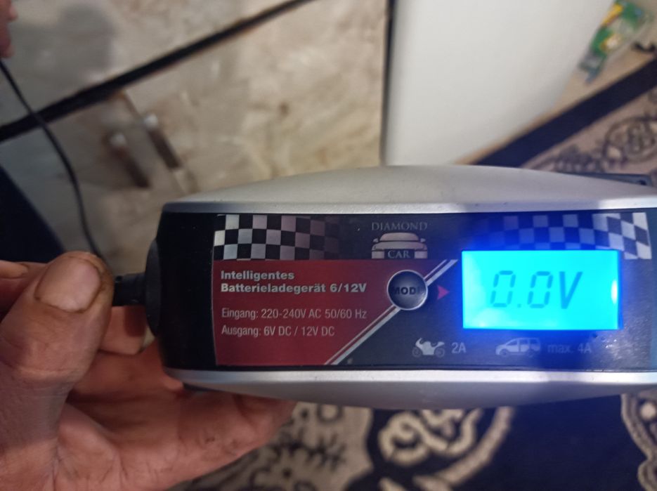 Vând  redresor de încărcat bateri