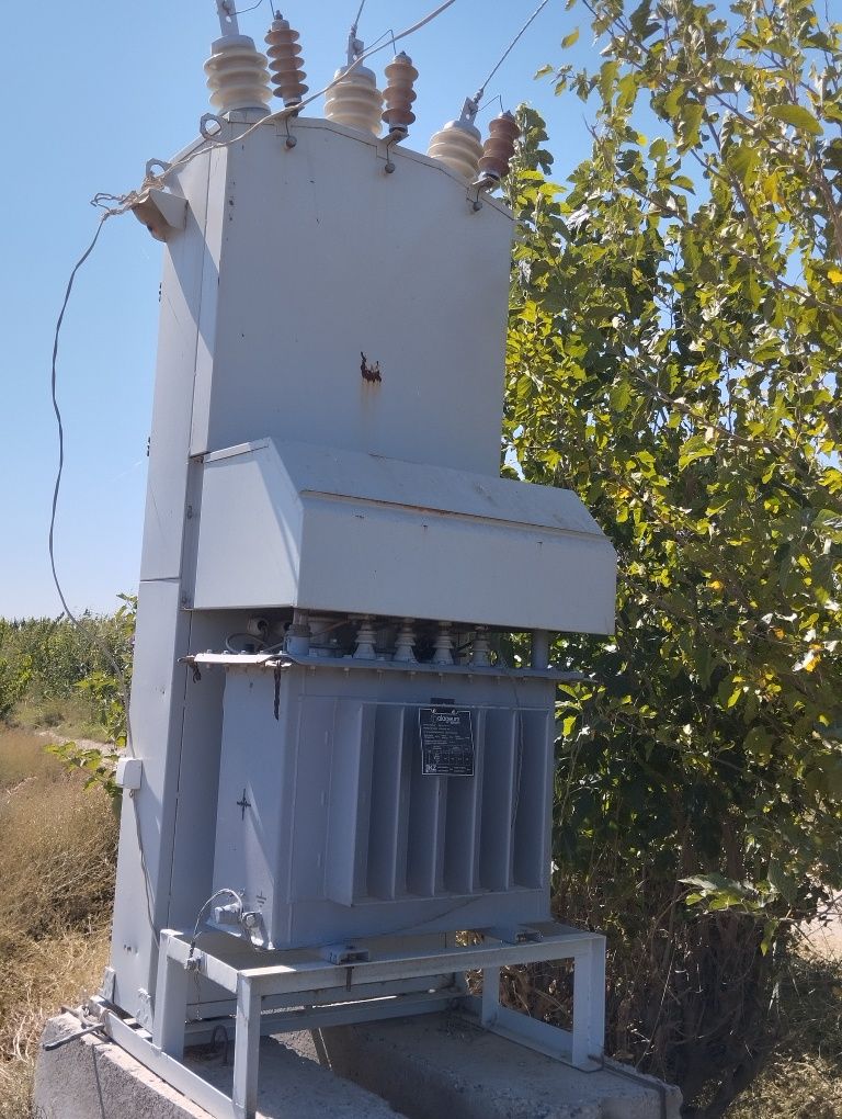Transformator sotiladi .3000$   8ta  stolbasi bilan