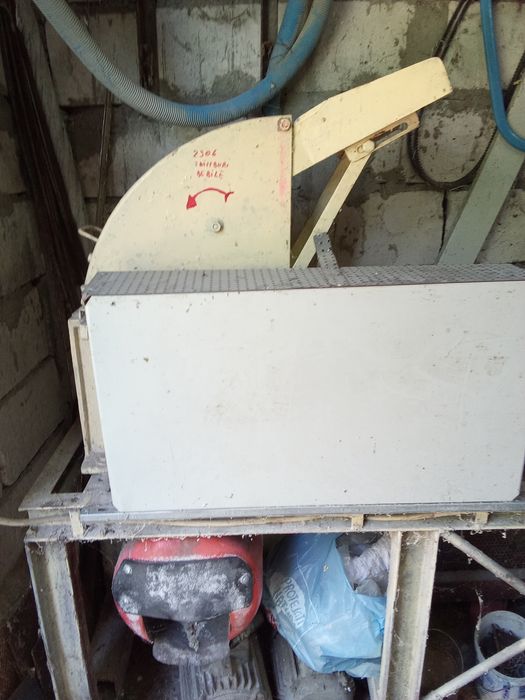 Vand moara cu ciocanele Trifazat