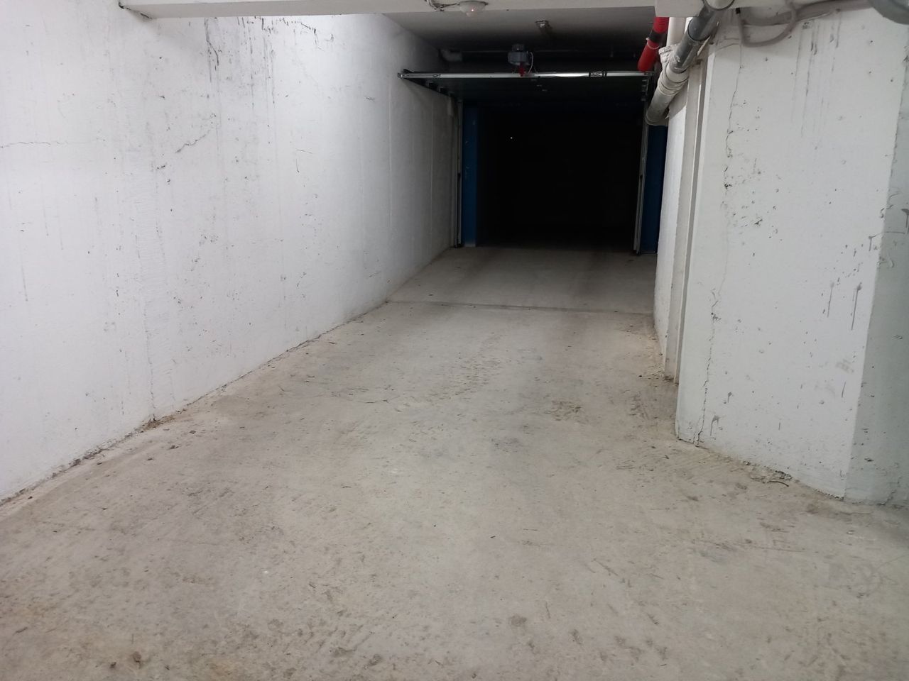 Дава се под наем Гараж / Паркомясто в Варна, Електрон - 17 кв.м за 102 € - Снимка #3