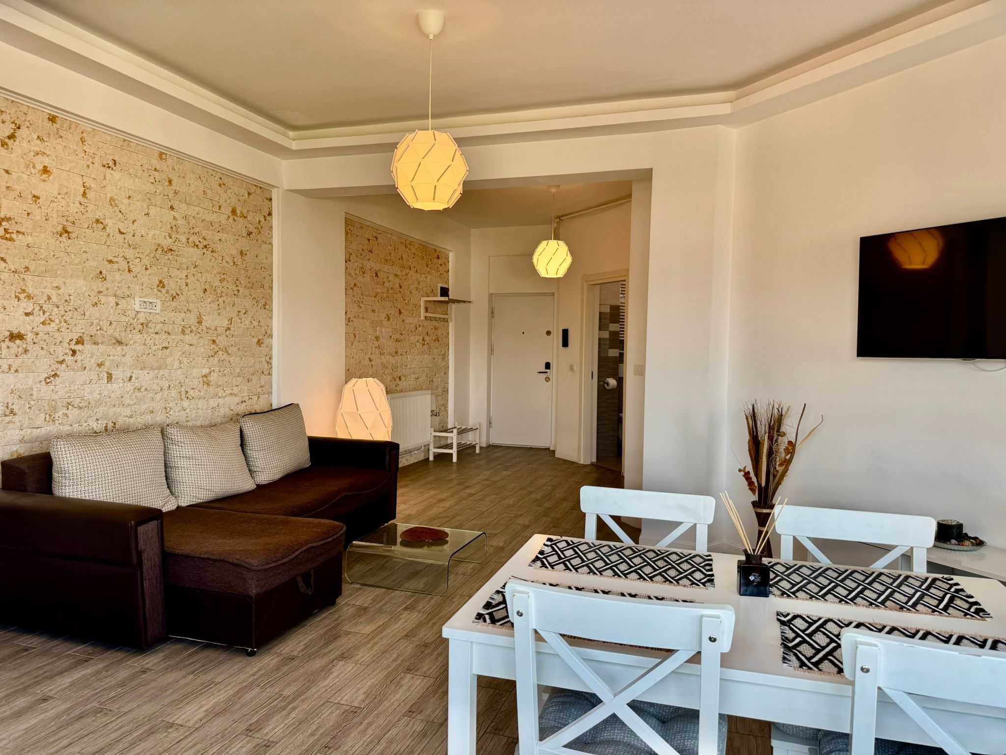 Cazare apartament 2 camere Mamaia Nord