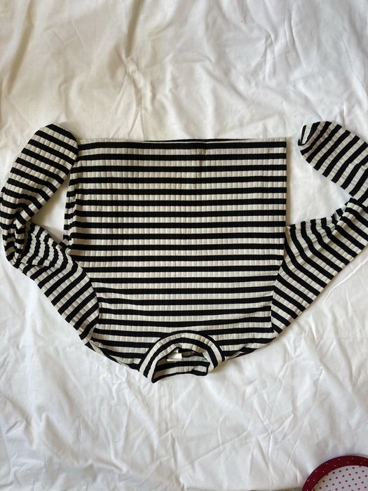 Bluza h&m alb cu negru